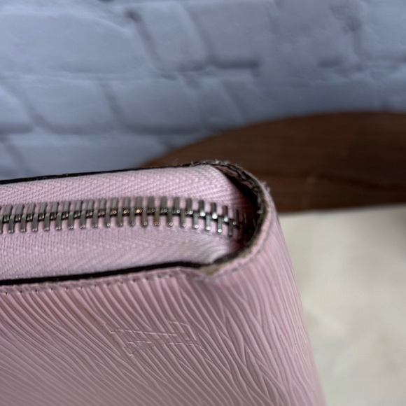 EPI Leather Zippy Wallet by Louis Vuitton - Picture 11 of 13
